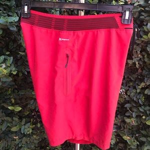 HURLEY PHANTOM size 31 red boardshorts